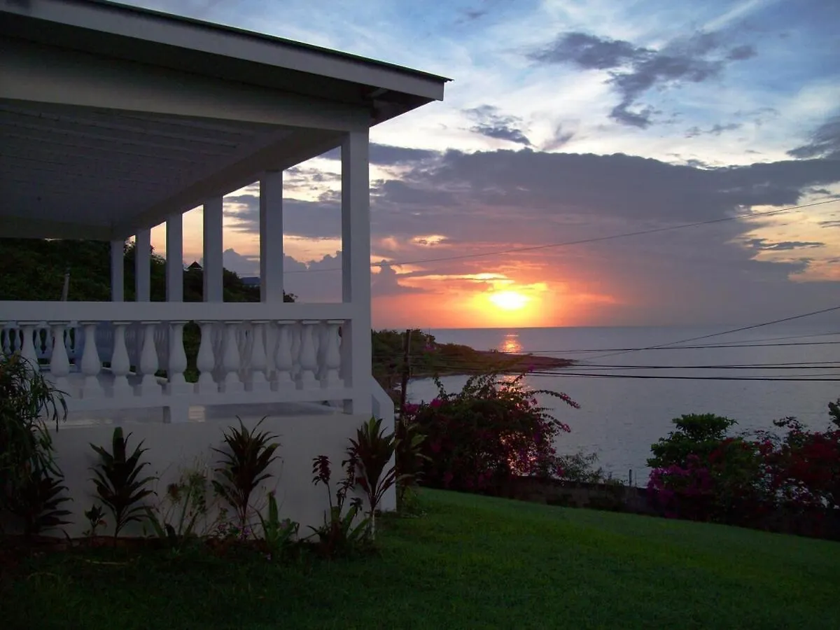 Charming 5-Bedroom Rustic Villa Steps From A Private Beach Lucea Jamaica