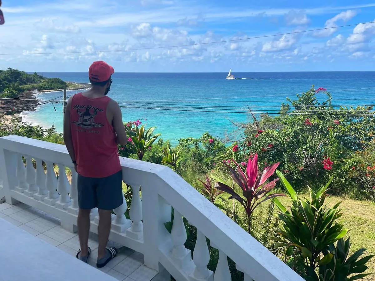Charming 5-Bedroom Rustic Villa Steps From A Private Beach Lucea Holiday home